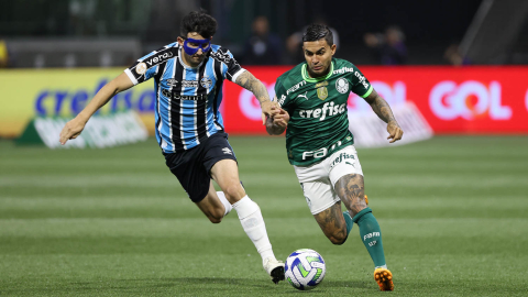 Palmeiras domina o Grêmio no Allianz Parque, goleia e vira líder do Brasileirão