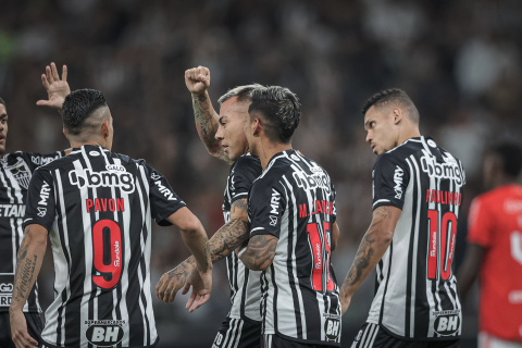 Com gol relâmpago, Atlético-MG derrota Inter em casa e dá salto na tabela