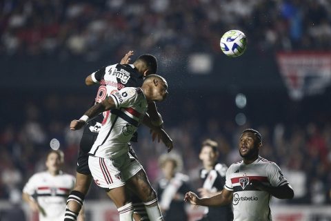 São Paulo derrota o Vasco em grande jogo, com recorde de público no Morumbi