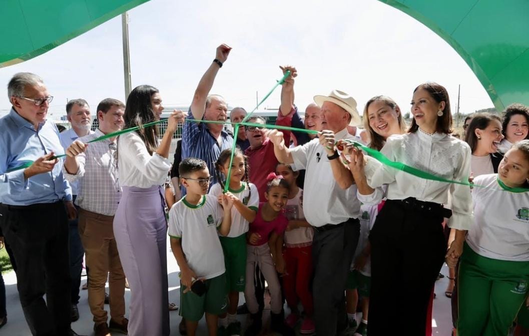 Com homenagens e agradecimentos, Prefeito Roberto Dorner inaugura escola no bairro Cidade Alta com 12 salas de aula