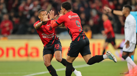 Athletico-PR perde nos 90 minutos, mas bate Botafogo nos pênaltis e avança na Copa do Brasil