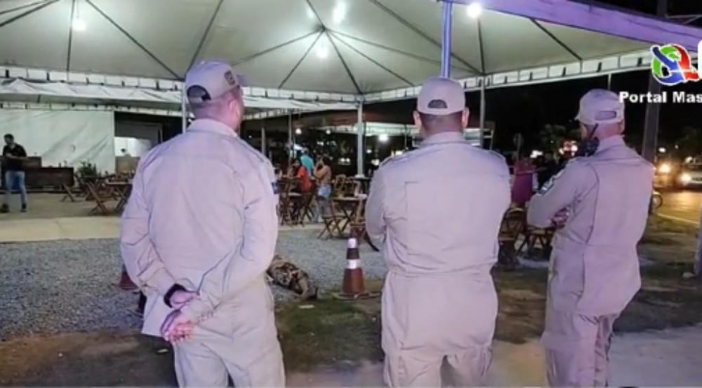 Homem é morto essa noite, na praça da Catedral Sagrado Coração de Jesus