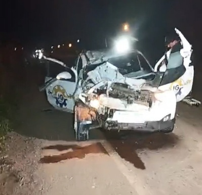 Duas pessoas ficaram feridas em um grave acidente na MT-140 após Carro atinge traseira de caminhão