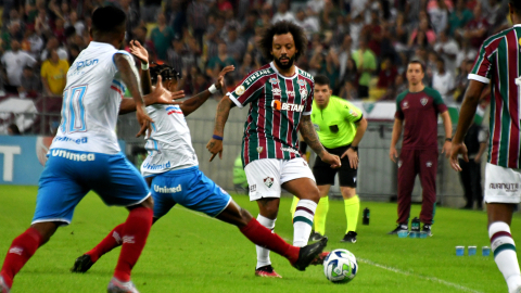 Com um a menos, Fluminense bate Bahia de virada no Maracanã