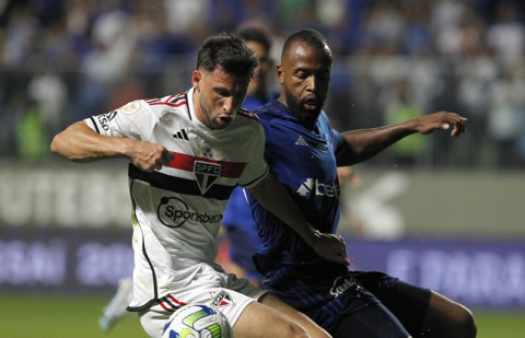 Rafinha faz contra, São Paulo cai para Cruzeiro e perde chance de entrar no G-4