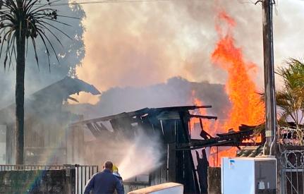 Casa fica completamente destruída por incêndio em Sorriso