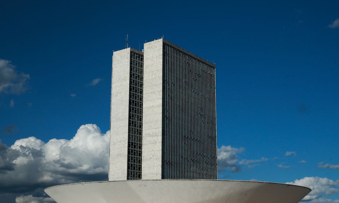 Câmara conclui votação da reforma tributária