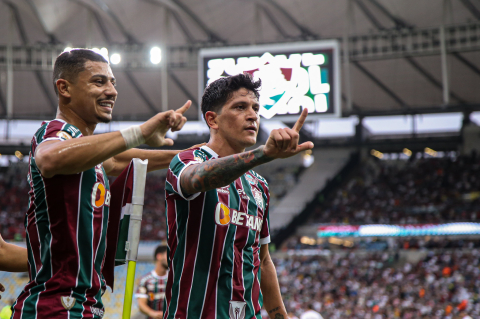 Com vaias e aplausos a Fernando Diniz, Fluminense bate Inter e entra no G-4