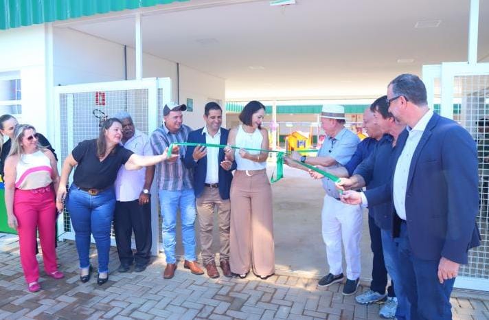 Prefeito inaugura escola equipada para 300 alunos no Camping Clube e soma três unidades já entregues