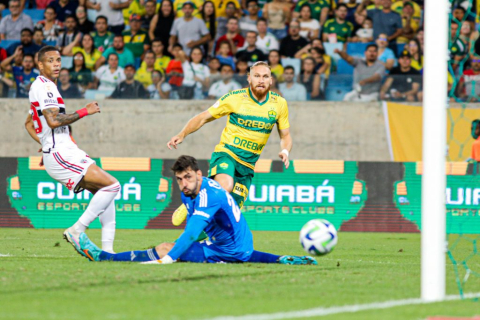 São Paulo perde para o Cuiabá e continua sem vencer como visitante no Brasileirão