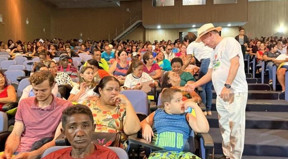 Prefeito acompanha 1ª reunião com futuros moradores da etapa 6 do Nico Baracat; Nova reunião com famílias da etapa 4 será hoje (24)