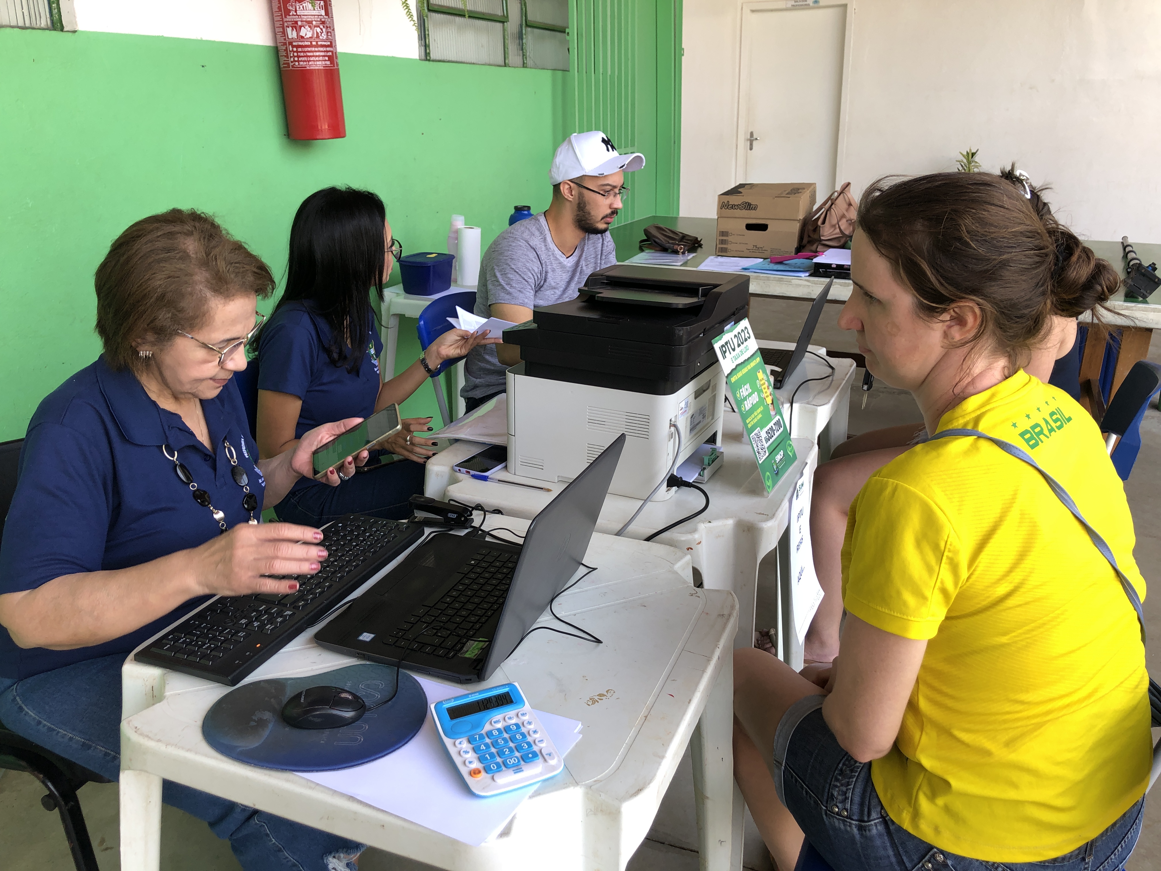 Prefeitura em movimento facilita acesso de moradores aos serviços do município; edição de ontem sábado foi no Jardim Paraíso