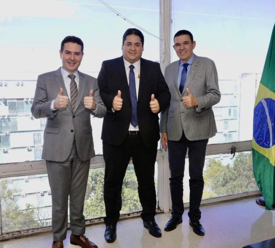 Mesmo de licença, deputado federal Juarez Costa se reúne com Ministro das Cidades em Brasília para expandir o Programa Minha Casa, Minha Vida em Mato Grosso.