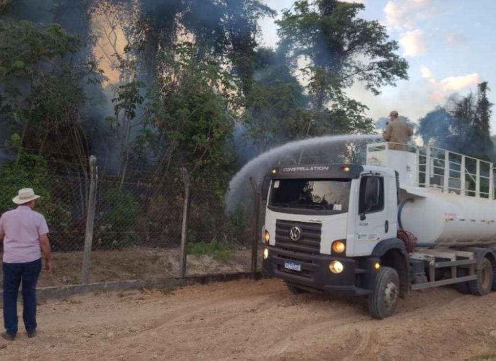 Secretaria e Corpo de Bombeiros combatem princípio de incêndio em Reserva do Parque Florestal