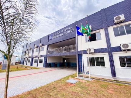 Terror em Barra do Bugres Homem invade escola, atira e deixa estudantes baleados