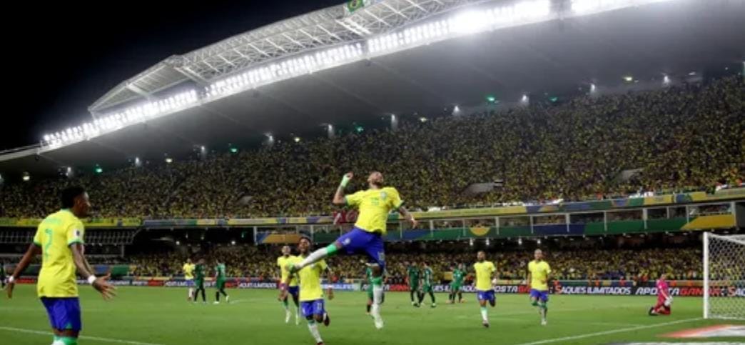 Brasil goleia na estreia de Diniz em noite de recorde de Neymar