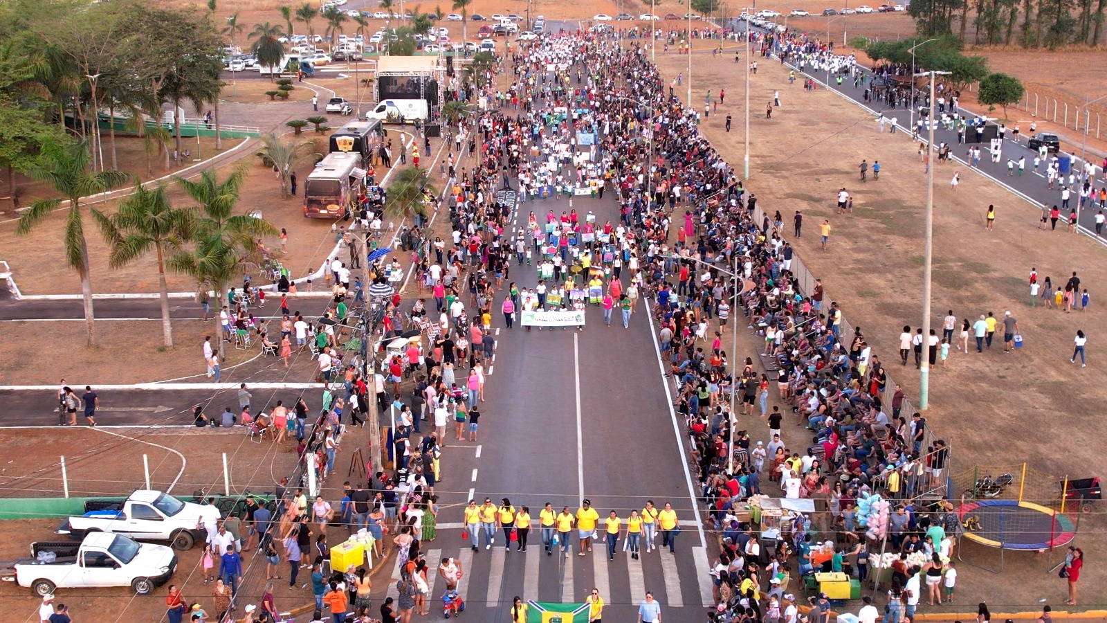 Desfile Cívico reúne mais de 70 pelotões e encerra com sucesso programação do Festeja Sinop 2023