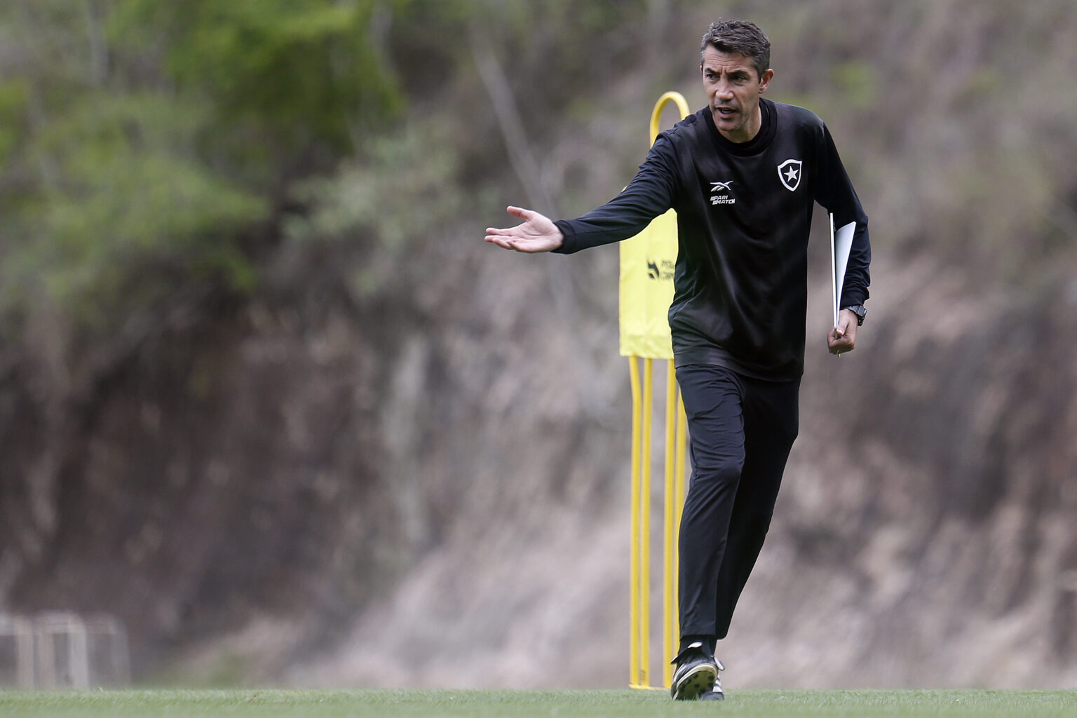 Bruno Lage é demitido do líder Botafogo após sequência negativa no Brasileirão