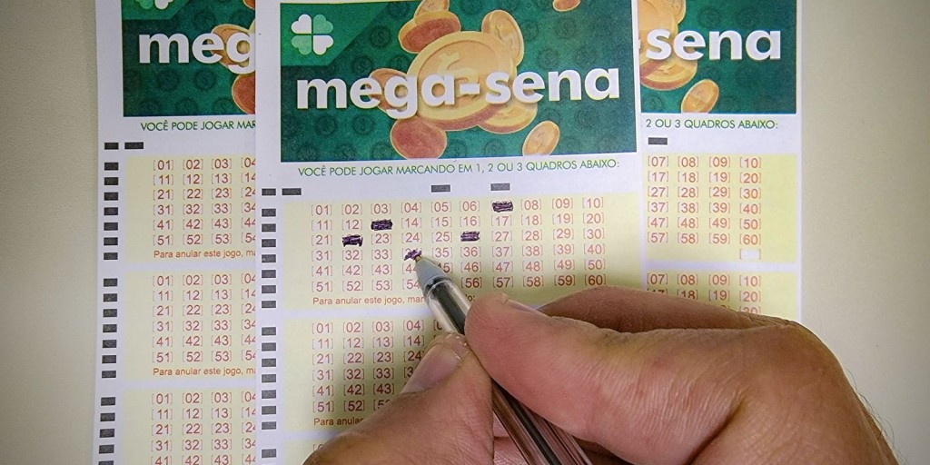 Mega-Sena acumula e prêmio pode chegar a R$ 105 milhões