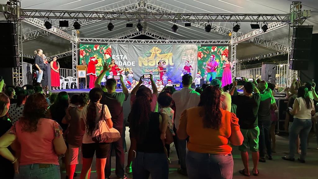 Famílias prestigiam apresentações culturais do Natal dos Sonhos