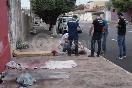 Criminoso em caminhonete mata 4 homens em Situação de Rua