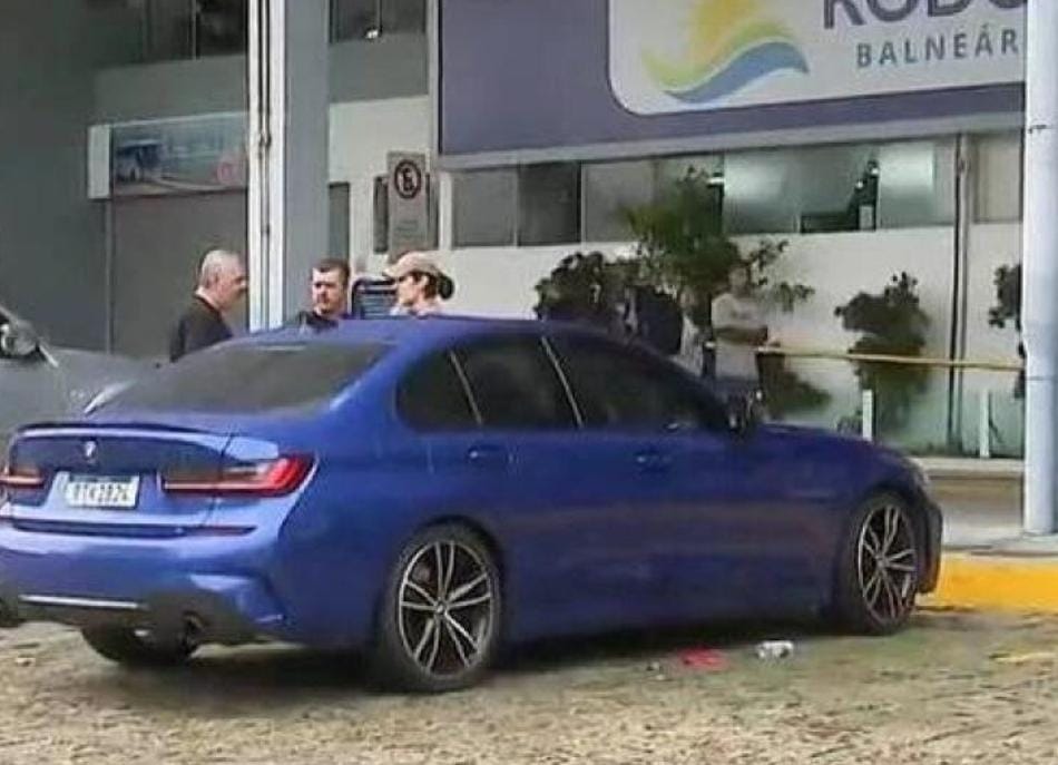 Quatro pessoas morrem no interior de BMW estacionada no Terminal Rodoviário de Balneário Camboriú