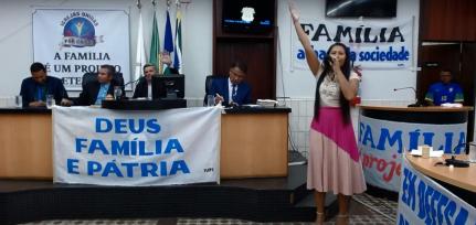 Ministério Público denuncia pastores por homofobia