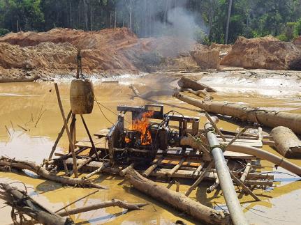 TI Yanomami: governo destroi em janeiro duas aeronaves e 78 motores