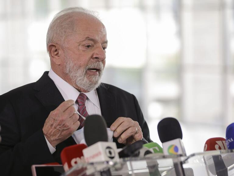 Aprovação do governo Lula vai a 49% em janeiro de 2024