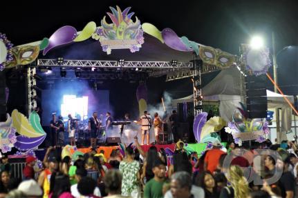 Carnaval não é feriado nacional, e trabalhador depende de dispensa do patrão para folgar