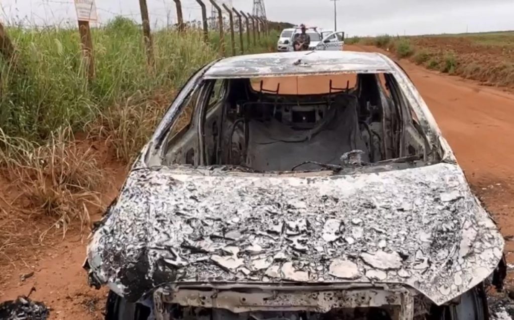 Corpo carbonizado é encontrado dentro de carro em Sorriso